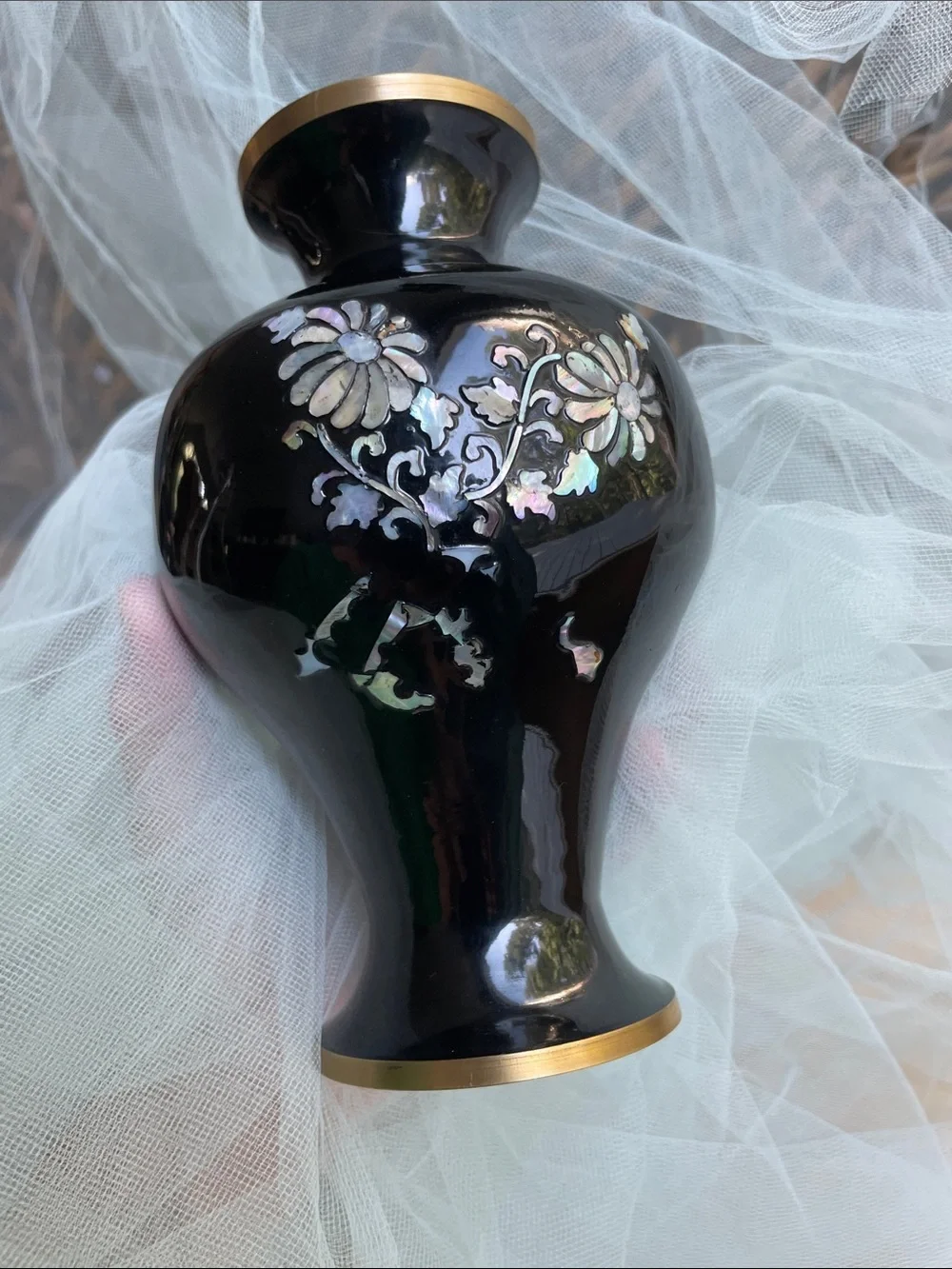 N/A sleek black